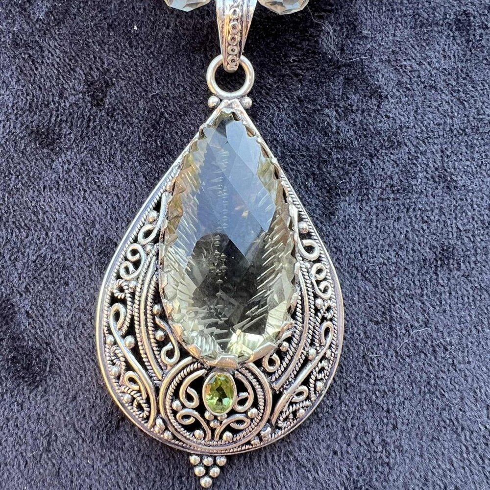 Gorgeous Necklace with 925 Silver, Smoky Quartz and Peridot Pendant